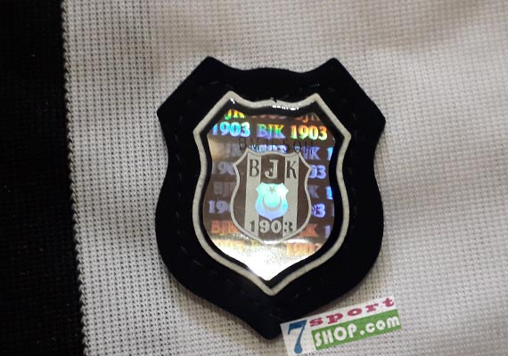 besiktas-adidas-auswaerts-trikot-gestreift-2021-fr4094-besiktas-patch-badge