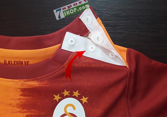 galatasaray-baby-kinder-trikotset-nike-shorts-socken-durckknoepfe