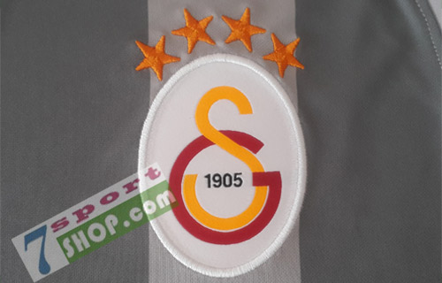 galatasaray-nike-champions-league-trikot-2020-dritte-ausweich-trikot-galatasaray-logo-vorne