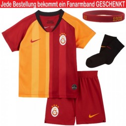 Galatasaray Nike Kindertrikotset mit Hose & Socken Details