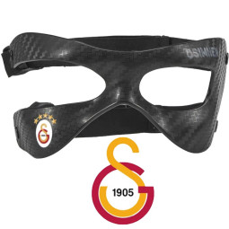 Galatasaray Osimhen Maske vom Verletzungsschutz zum Symbol
